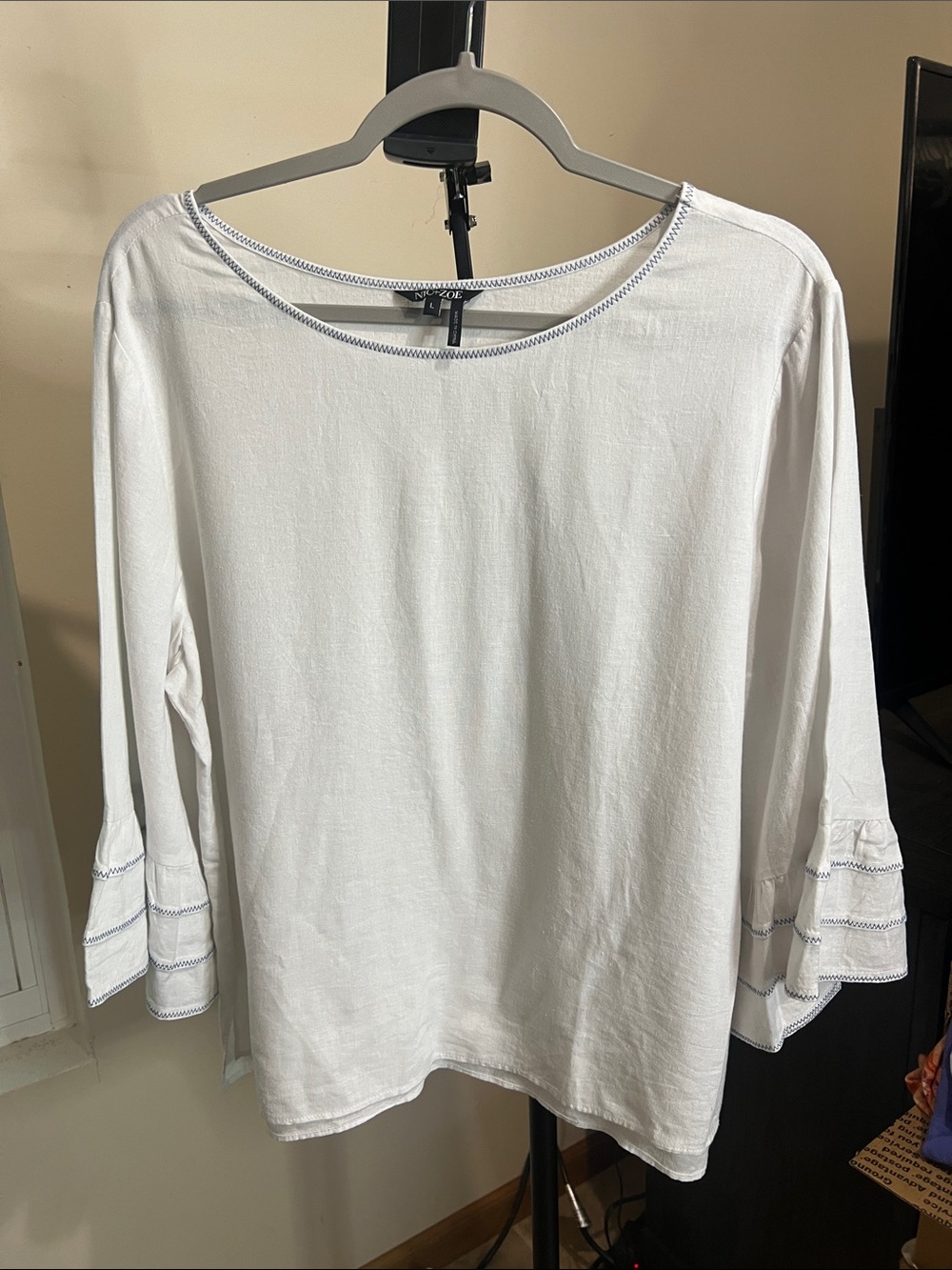 Nic & Zoe   White Boatneck Long Sleeve Top with Ruffle Cuffs